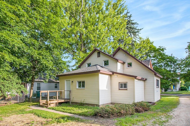 410 Warren Ave, Charlotte, MI 48813 - back of house
