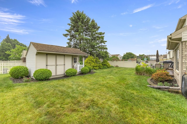24663 Balsam Ct, Flat Rock, MI 48134 - view of yard featuring an outdoor structure
