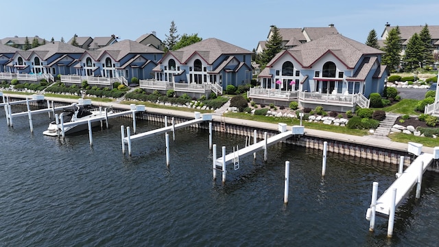 32 Marina Dr N, Manistee, MI 49660