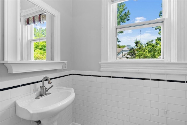 905 Harrison Ave, Saint Joseph, MI 49085 - bathroom with a sink and tile walls