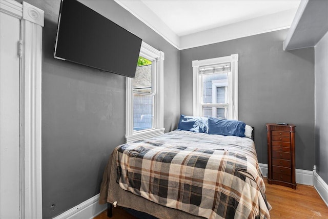 905 Harrison Ave, Saint Joseph, MI 49085 - bedroom with wood finished floors and baseboards