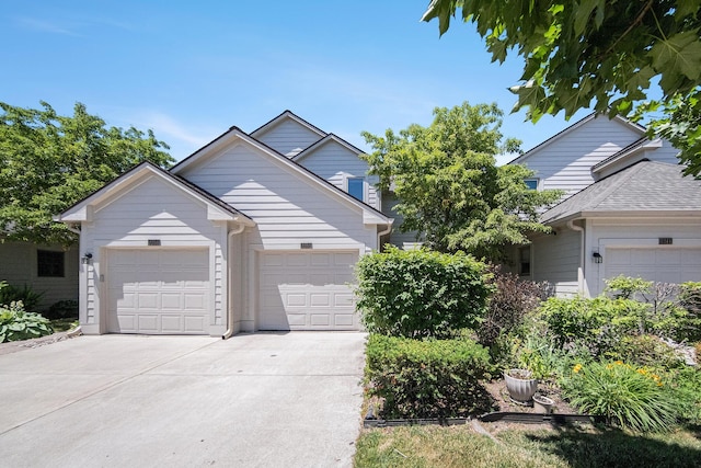 3350 Breckland Ct, Ann Arbor, MI 48108 - traditional home featuring driveway and an attached garage
