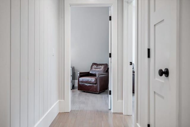 16128 Walnut Ct, Three Oaks, MI 49128 - corridor featuring light wood-type flooring
