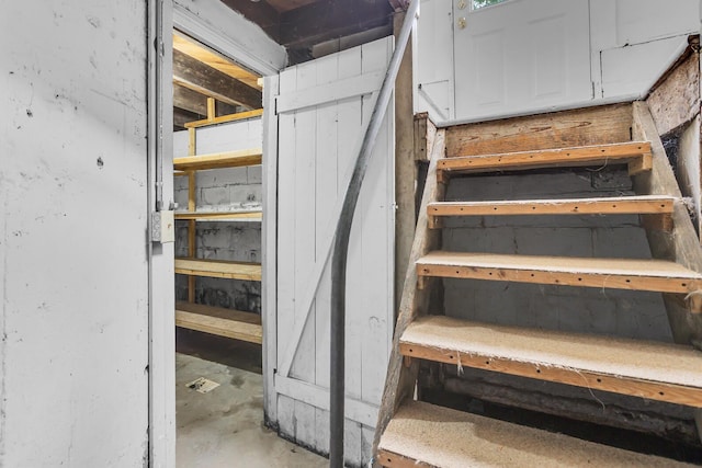 1218 Forest Ave, Jackson, MI 49201 - stairway with concrete floors