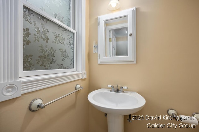 1052 Santa Cruz Dr SE, Grand Rapids, MI 49506 - view of bathroom