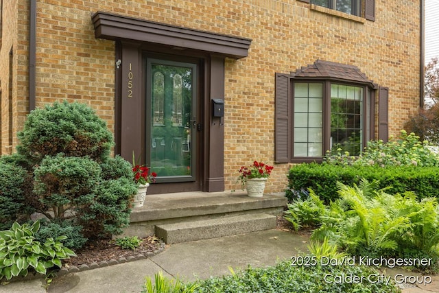 1052 Santa Cruz Dr SE, Grand Rapids, MI 49506 - entrance to property with brick siding