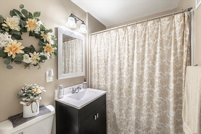 211 W S St, Grand Ledge, MI 48837 - full bath featuring vanity and a shower with curtain