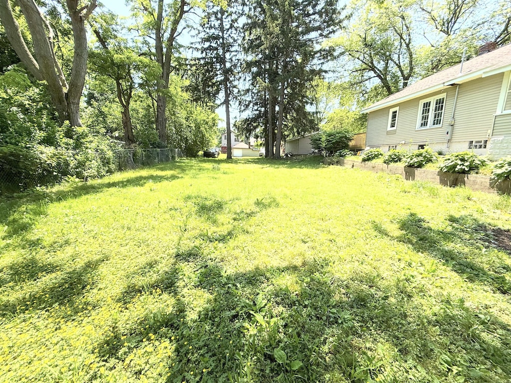 1075 Washington Ave, Muskegon, MI 49441 - photo 2