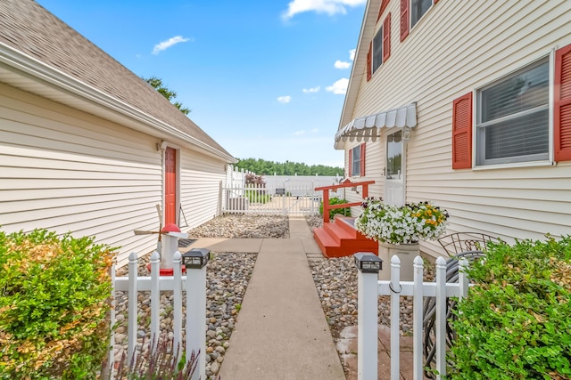 31688 Colon Rd, Colon, MI 49040 - view of yard with a gate
