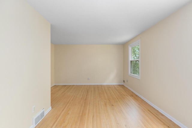 2647 Manitoba Ct NE, Grand Rapids, MI 49525 - unfurnished room with light wood finished floors