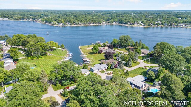 16093 Harbor Point Dr, Spring Lake, MI 49456 - aerial view of property and surrounding area featuring a large body of water and a forest