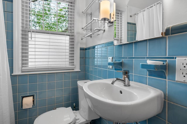 22836 Wellington St, Dearborn, MI 48124 - bathroom with curtained shower and tile walls