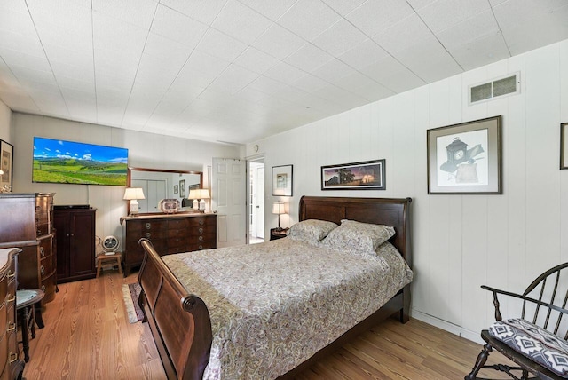 8454 Stickles Rd, Three Oaks, MI 49128 - bedroom featuring wood finished floors