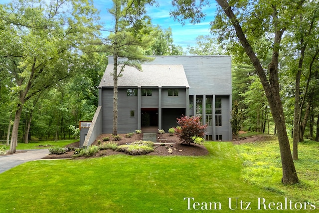 410 Greentree Ln NE, Ada, MI 49301 - photo 2