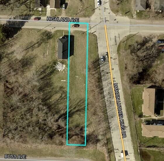 992 Highland Ave, Benton Harbor, MI 49022 - photo 1
