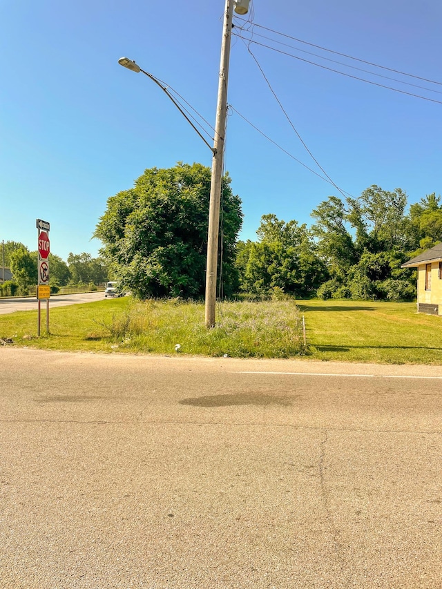 992 Highland Ave, Benton Harbor, MI 49022 - photo 2