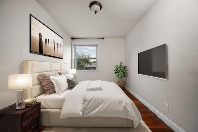 2834 Pittsfield Blvd, Ann Arbor, MI 48104 - bedroom featuring wood finished floors and baseboards