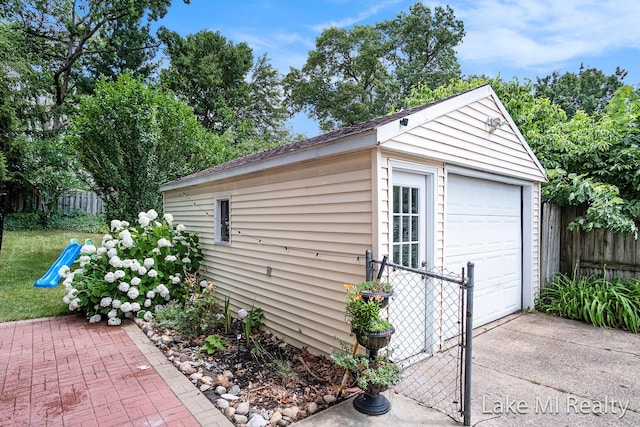 4128 Michael Ave SW, Wyoming, MI 49509 - detached garage featuring concrete driveway