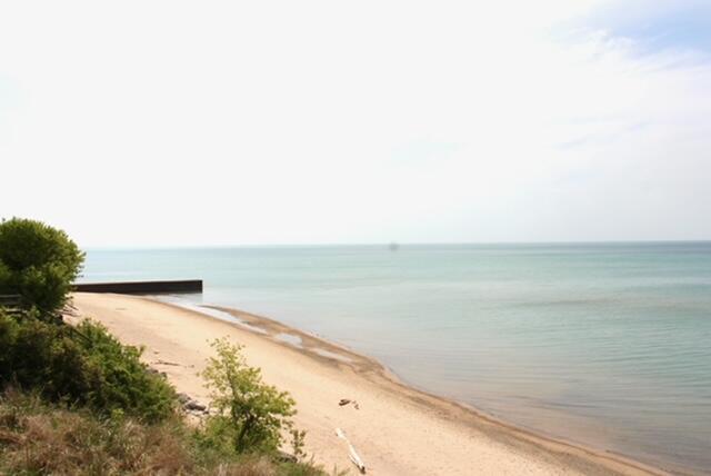 3 Lilac Ln, Grand Beach, MI 49117