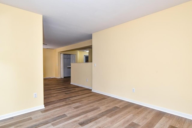 2208 Parkview Ave, Kalamazoo, MI 49008 - unfurnished room with baseboards and wood finished floors