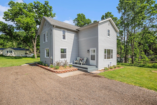 802 Clinton St, Marshall, MI 49068 - view of front of house featuring a front lawn