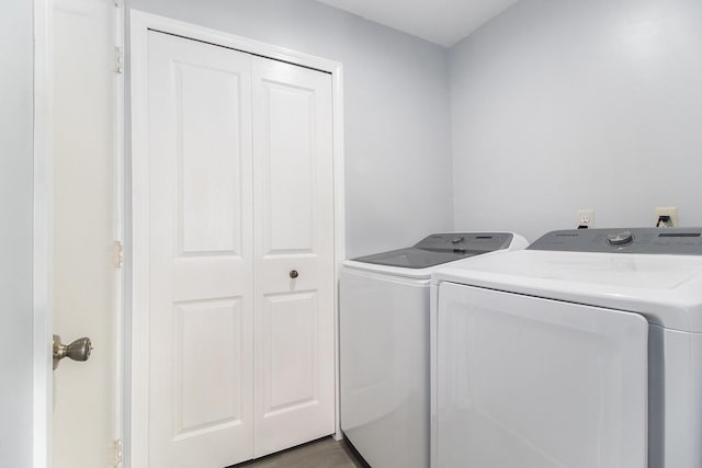 5836 S Ashford Way, Ypsilanti, MI 48197 - laundry room featuring washing machine and clothes dryer