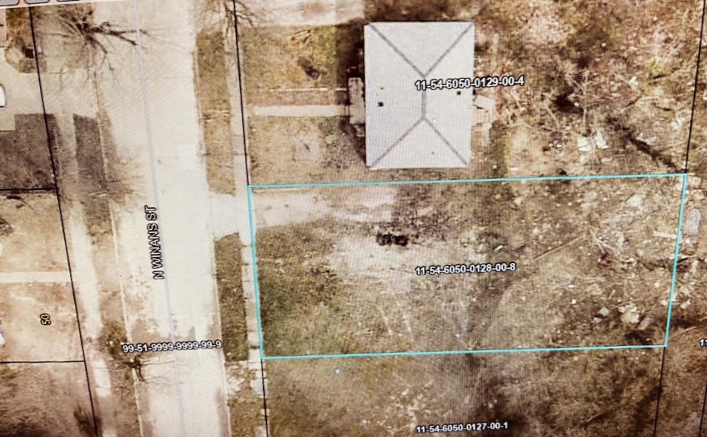 583 N Winans St, Benton Harbor, MI 49022
