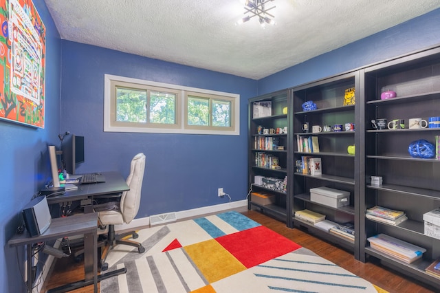 1762 Smyers Dr, Benton Harbor, MI 49022 - home office featuring a textured ceiling and baseboards