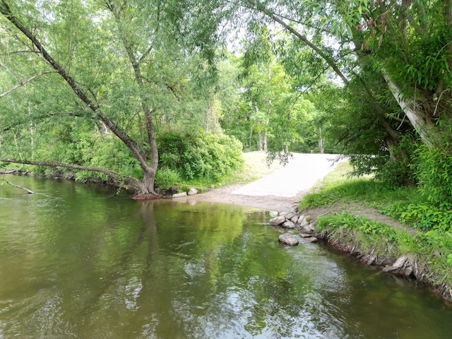 86 S Walhalla Rd, Fountain, MI 49410