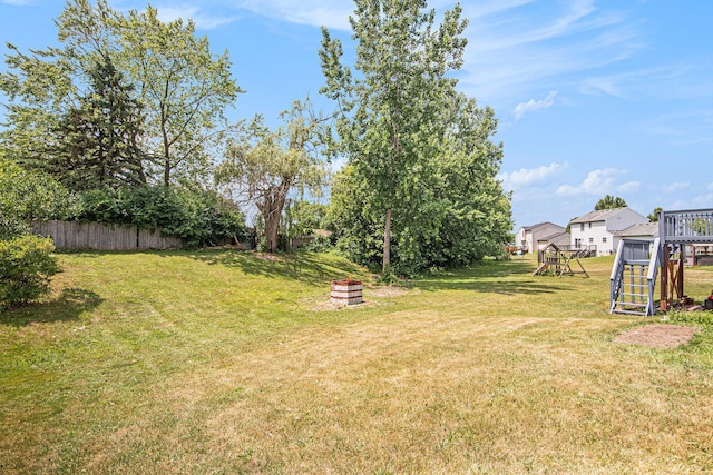 1882 Whistle Stop Dr SE, Grand Rapids, MI 49508 - view of yard with a playground