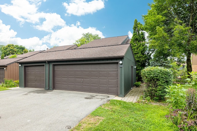 2623 Meade Ct, Ann Arbor, MI 48105 - view of garage