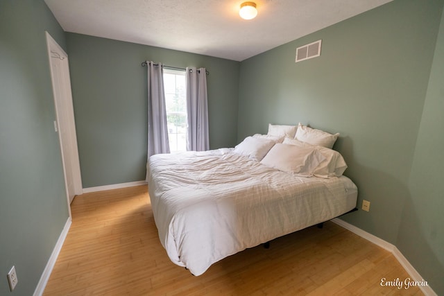 622 Cedar Square St, Holland, MI 49423 - bedroom featuring light wood finished floors and baseboards