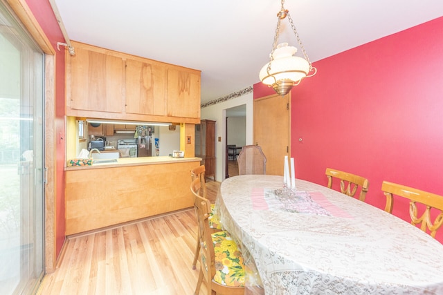 2707 Brandywine Dr, Ann Arbor, MI 48104 - dining area with light wood finished floors