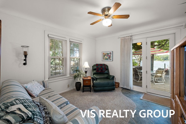 537 Buena Vista Dr, Spring Lake, MI 49456 - living room with a ceiling fan