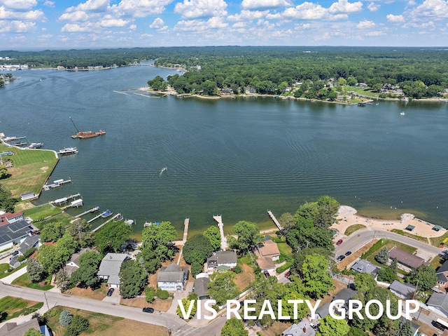 537 Buena Vista Dr, Spring Lake, MI 49456 - aerial view of property's location featuring a nearby body of water