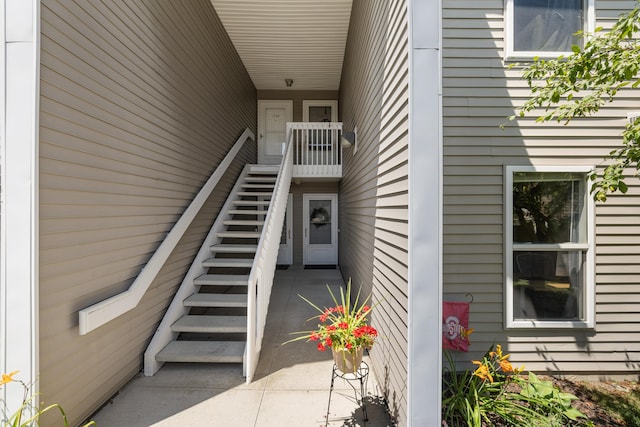1734 Weatherstone Dr, Ann Arbor, MI 48108 - property entrance