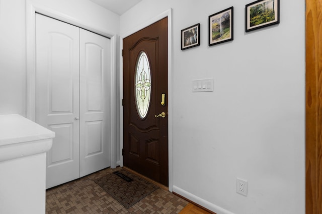 1534 Barrington Pl, Ann Arbor, MI 48103 - foyer entrance with baseboards