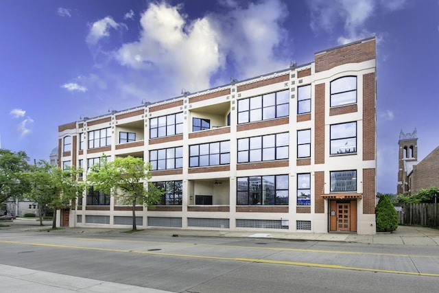 109 W Washington Ave Unit 1, Jackson, MI 49201 - photo 1