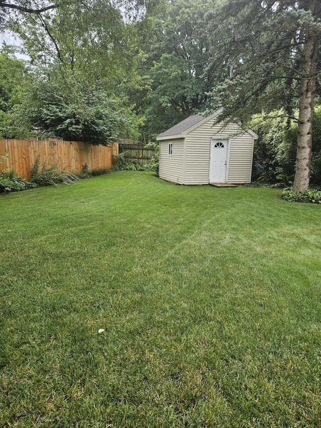 4810 Grandview Dr, Ypsilanti, MI 48197 - view of yard featuring a storage unit