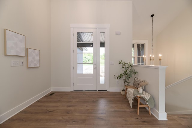 1717 Toscana St, Kalamazoo, MI 49009 - entrance foyer featuring wood finished floors and high vaulted ceiling