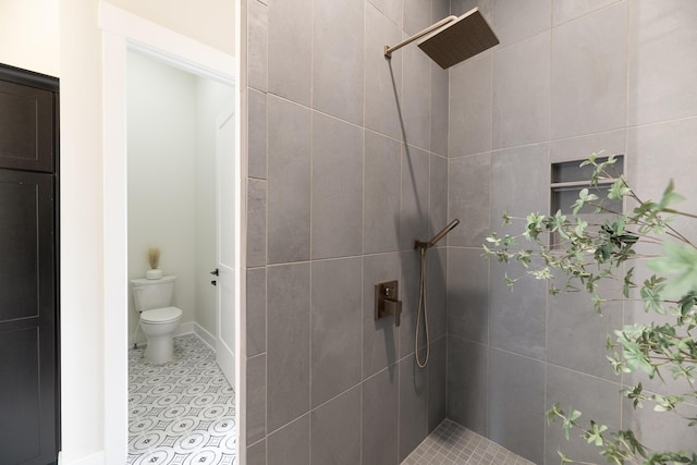 1717 Toscana St, Kalamazoo, MI 49009 - full bath featuring tiled shower and toilet