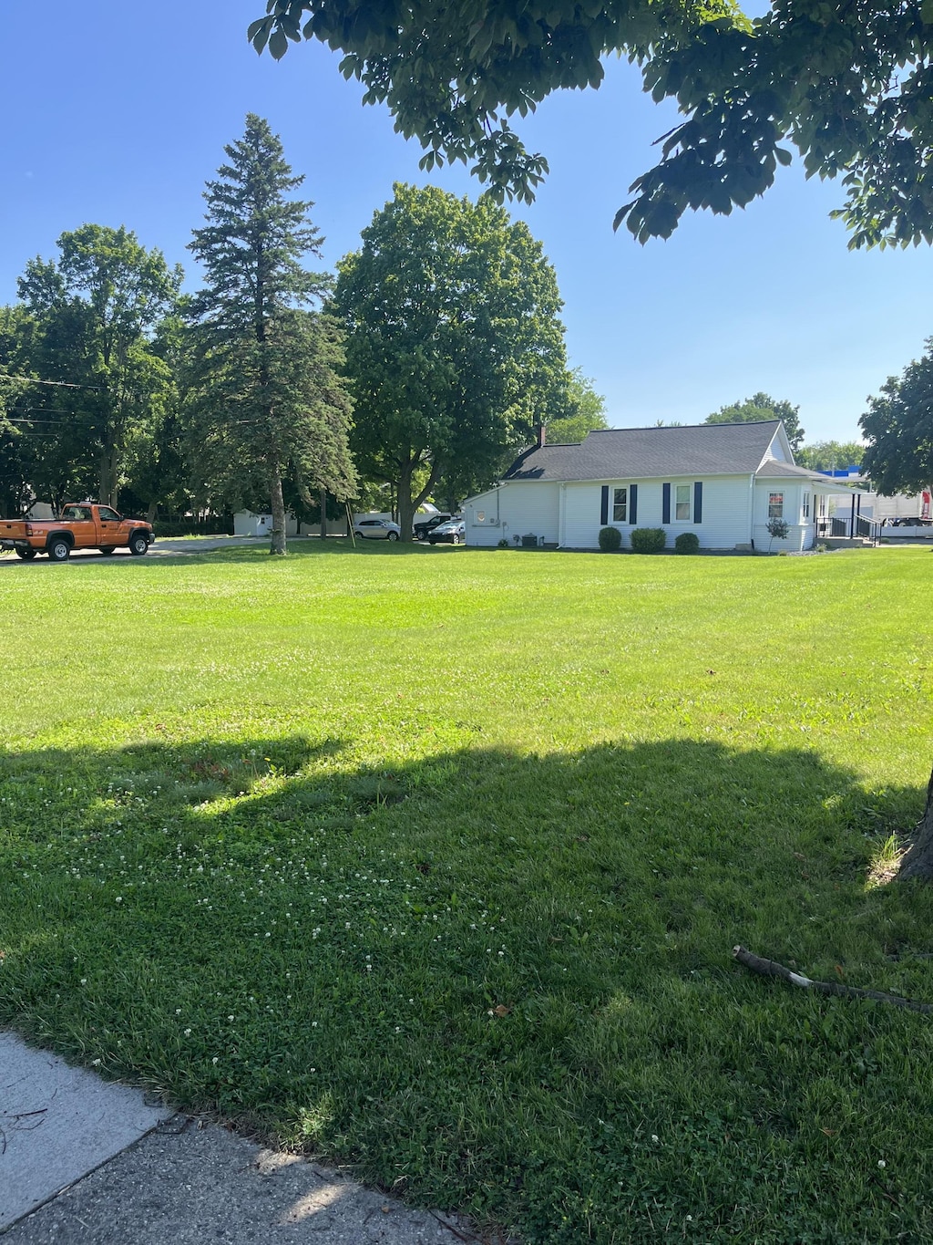 102 N Maumee, Tecumseh, MI 49286