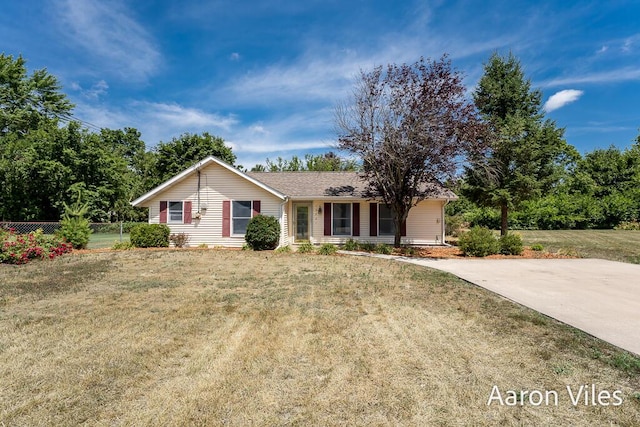 15721 Willows Dr, Spring Lake, MI 49456
