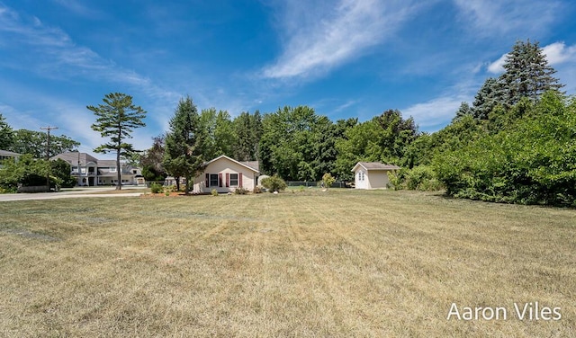 15721 Willows Dr, Spring Lake, MI 49456