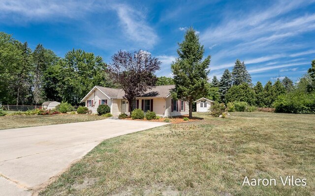 15721 Willows Dr, Spring Lake, MI 49456