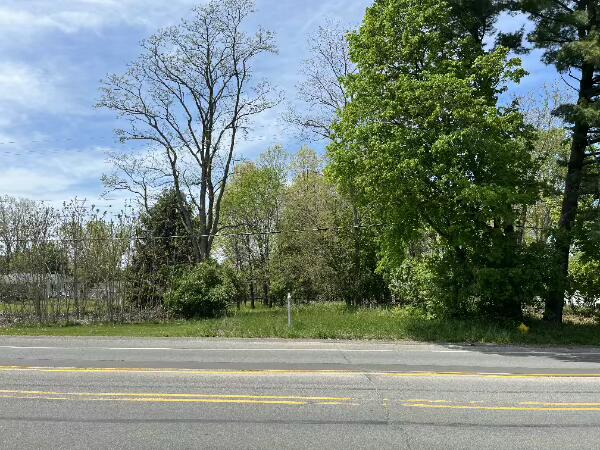 2753 Dean Lake Ave NE, Grand Rapids, MI 49505