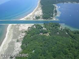 9ACRES 3rd St, Onekama, MI 49675