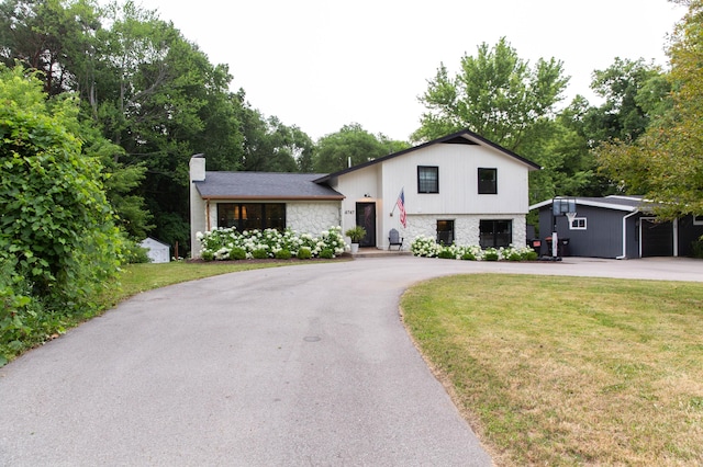4747 Burton St SE, Grand Rapids, MI 49546 - photo 1