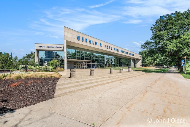 40 Monroe Center St NW Unit 302, Grand Rapids, MI 49503 - photo 37