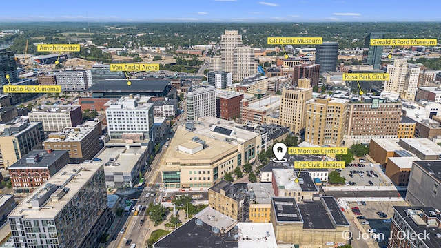 40 Monroe Center St NW Unit 302, Grand Rapids, MI 49503 - photo 4